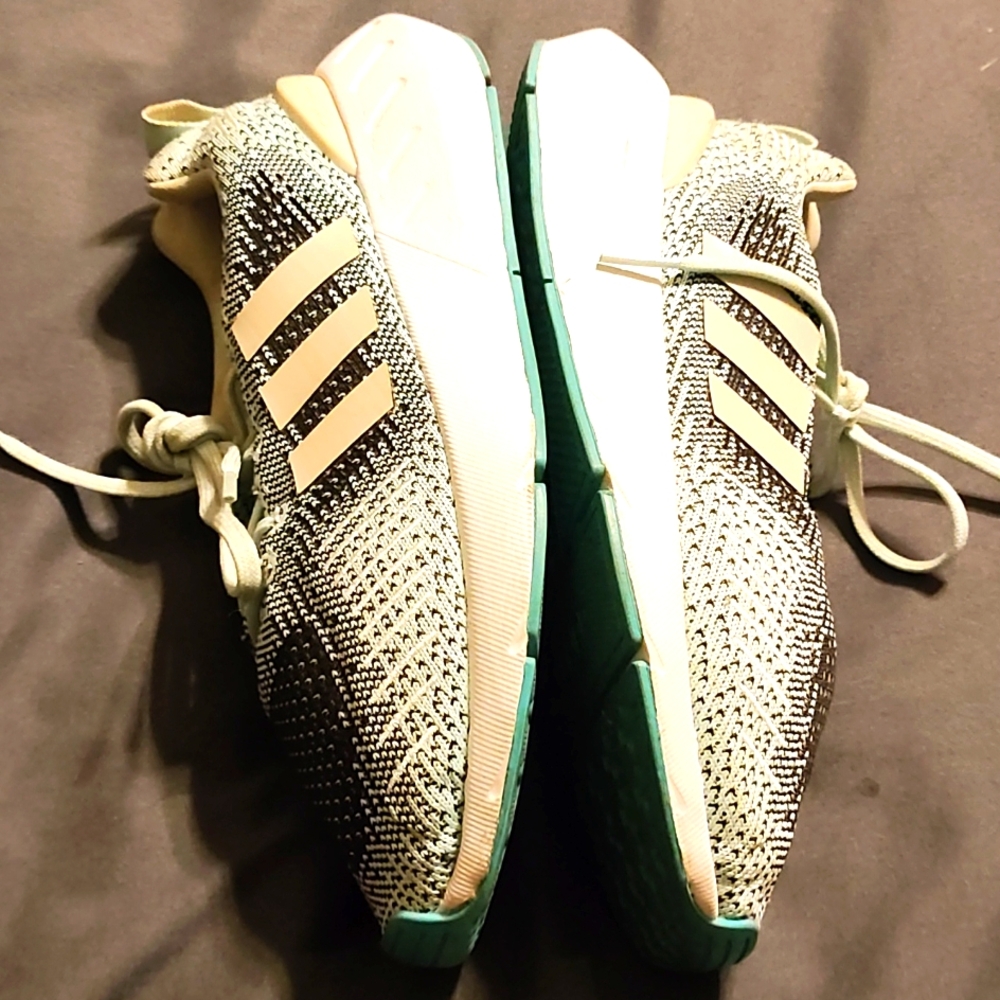 Women's ADIDAS SWIFT RUN 5.5 - Picture 4 of 6